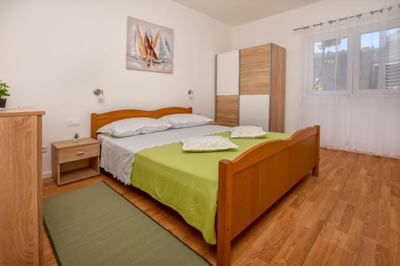 Apartments Matas Rogoznica  Extérieur photo